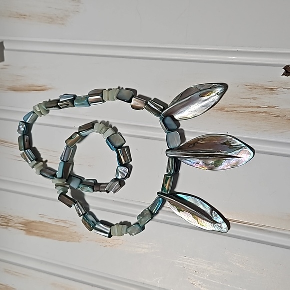 unbranded Jewelry - ABALONE SHELL STATEMENT NECKLACE